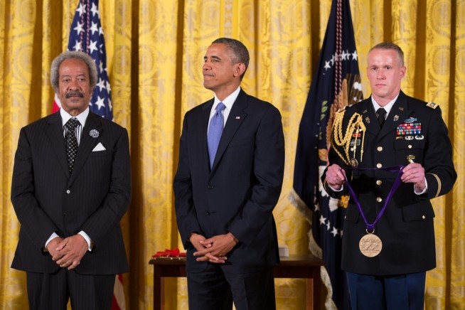 Jazz Musicaion Allan Toussaint getting medal of arts and national humanities from president Obama